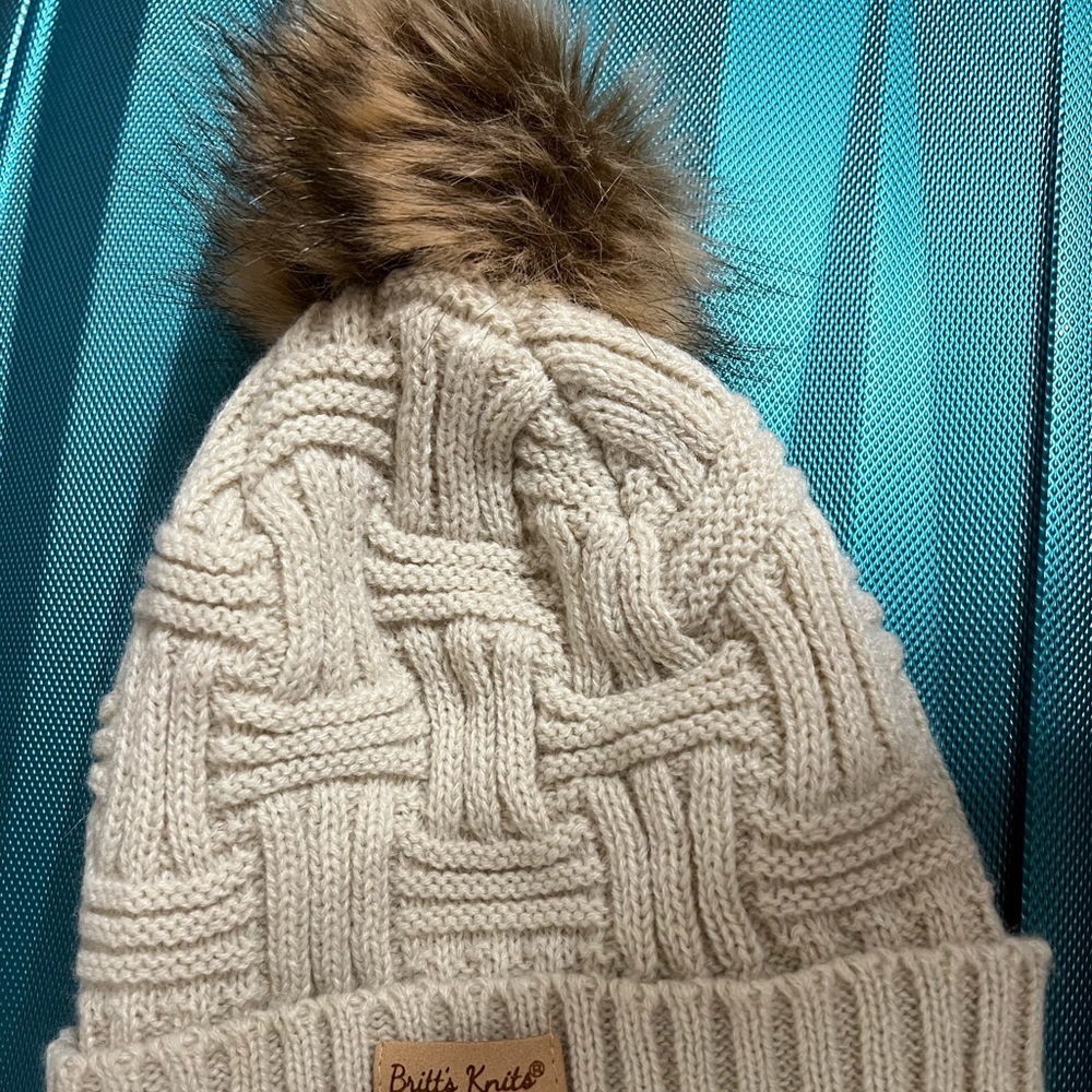 Winter hat - Picture 4 of 4